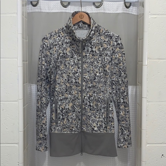lululemon athletica Jackets & Blazers - Lululemon Snow Leopard Asana/In Style Jacket 6
